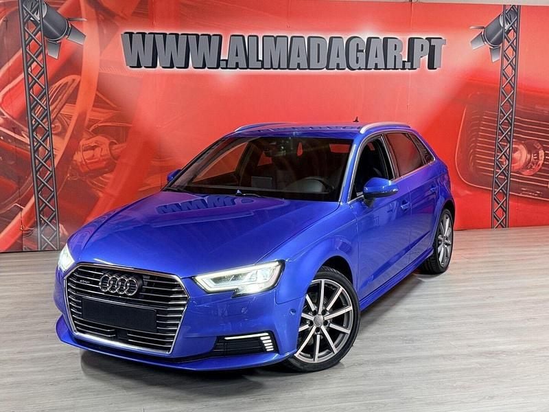 Usado Audi A3 e-tron S-Line 204 HP (150 kW) 2020 Azul Citadino