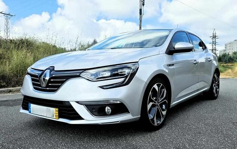 Cinzento Usado 2018 Renault Mégane IV Sedan | € 11.750 (Preço justo) - Imagem 1/4