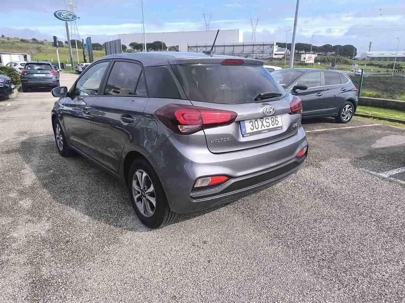 Usado Hyundai i20 Style 100 HP (73 kW) 2019 Cinzento Citadino