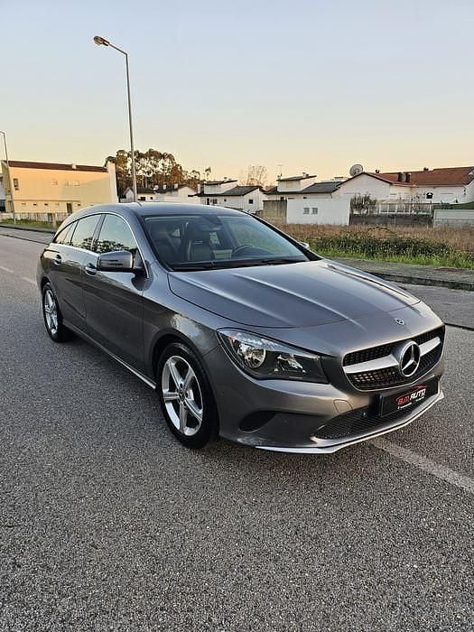 Usado Mercedes CLA180 Shooting Brake 110 HP (80 kW) 2017 Carrinha