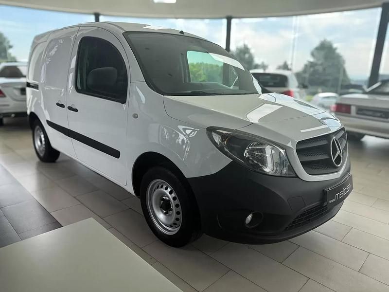 Branco Usado 2015 Mercedes Citan 109 Sedan | € 8.990 (Preço justo) - Imagem 1/4