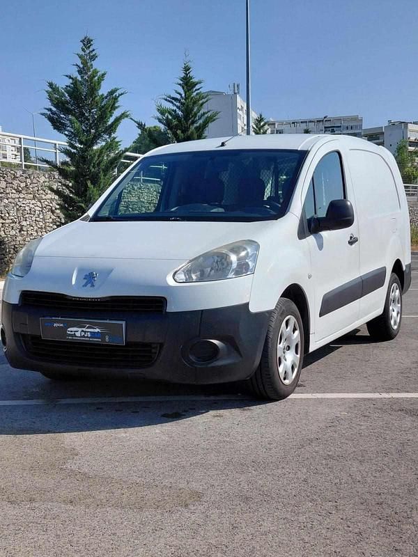 Branco Usado 2013 Peugeot Partner Monovolume | € 8.500 (Preço justo) - Imagem 1/4