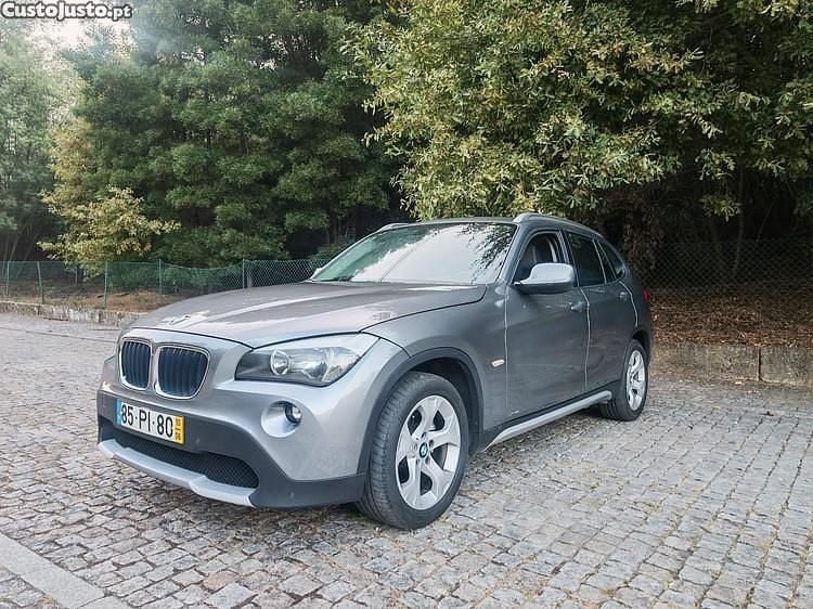Usado BMW X1 Sport Line 143 HP (105 kW) 2010 Cinza SUV