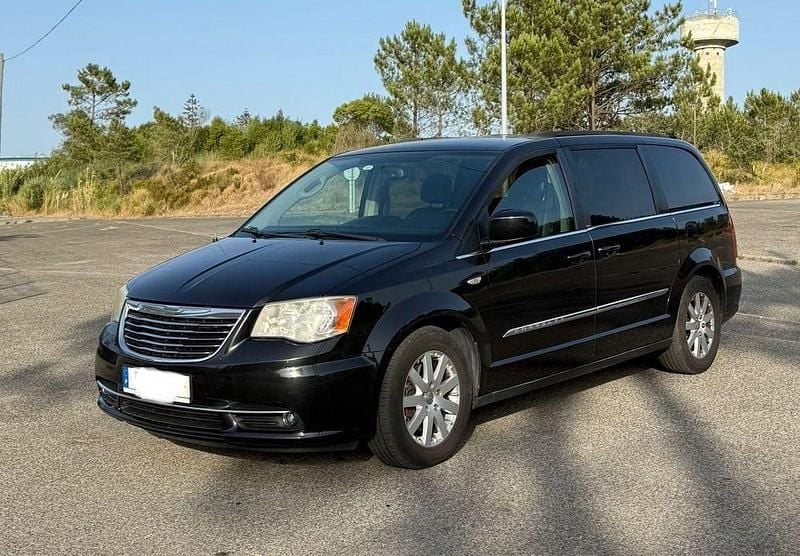 Usado 2014 Chrysler Town & Country Van | € 7.400 - Imagem 1/4