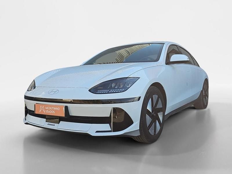 Branco Usado 2023 Hyundai Ioniq 6 Premium Sedan | € 32.003 - Imagem 1/4