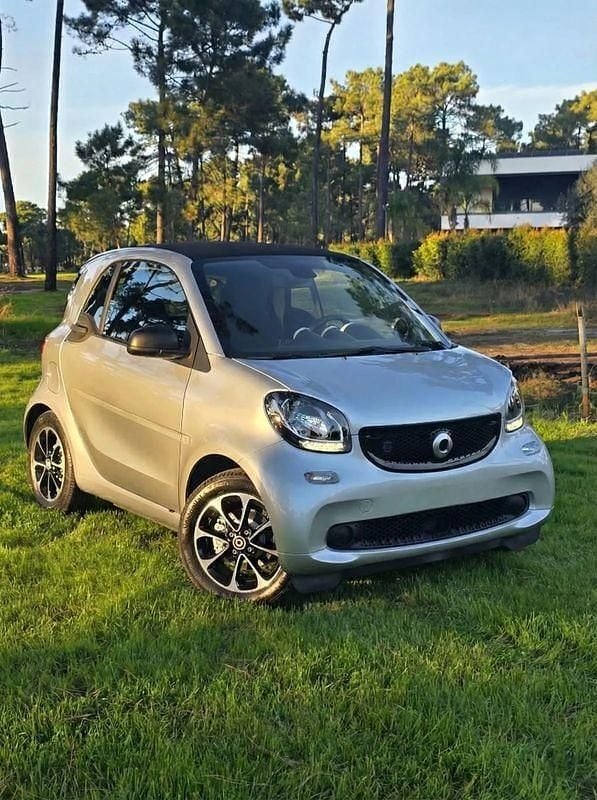 Cinza Usado 2018 Smart ForTwo Electric Drive Passion Citadino | € 9.990 (Preço justo) - Imagem 1/4