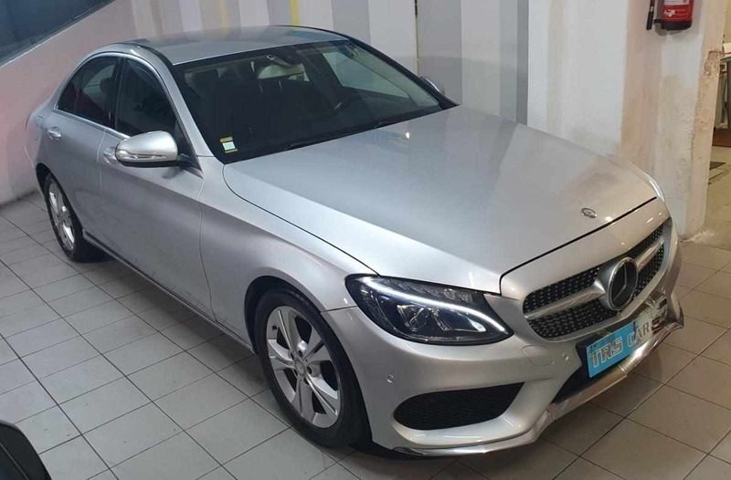 Cinzento Usado 2015 Mercedes C200 Sedan | € 20.450 (Preço justo) - Imagem 1/4