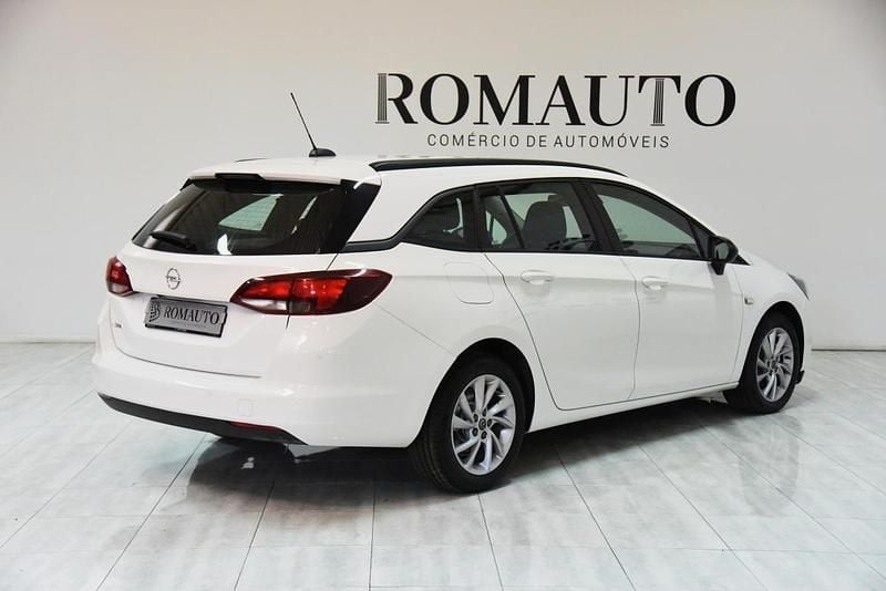 Usado Opel Astra Sport 122 HP (89 kW) 2021 Branco Carrinha
