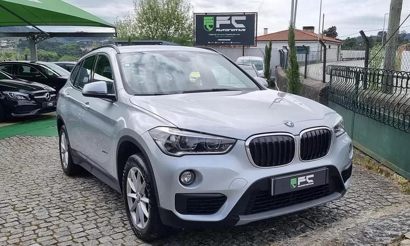 Cinza prata Usado 2017 BMW X1 Advantage SUV | € 21.900 (Preço justo) - Imagem 1/4