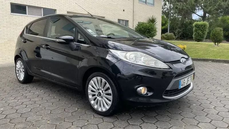 Preto Usado 2010 Ford Fiesta Titanium Citadino | € 6.900 (Caro) - Imagem 1/4
