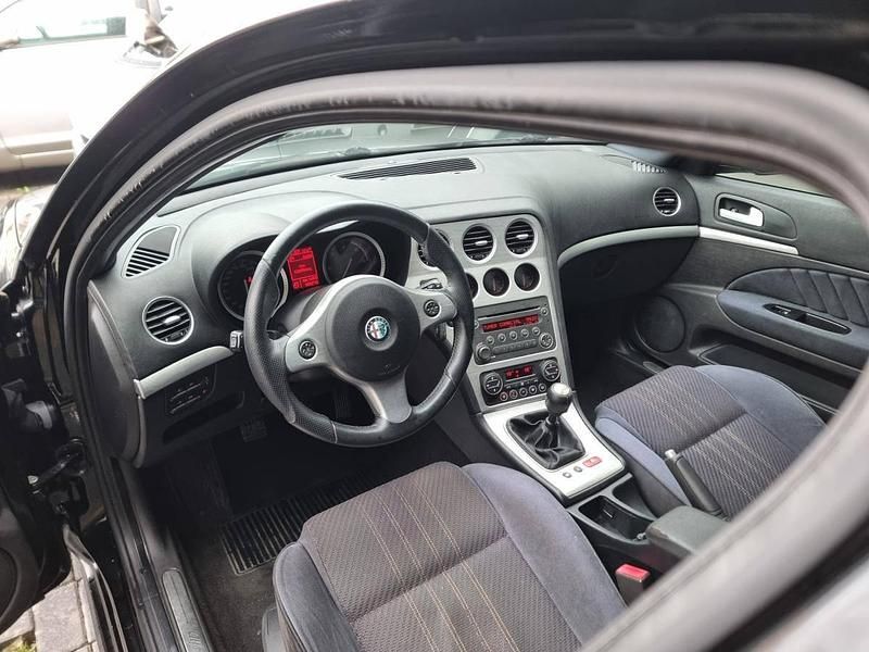 Usado Alfa Romeo 159 150 HP (110 kW) 2010 Preto Carrinha