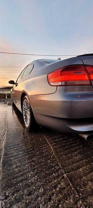 Usado BMW 320 Sport Line 177 HP (130 kW) 2009 Coupé