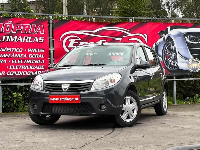 Usado Dacia Sandero Comfort 68 HP (50 kW) 2009 Cinzento