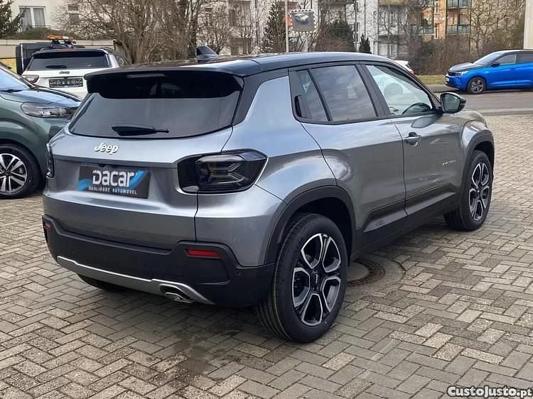 Cinza Usado 2024 Jeep Avenger EV Summit SUV | € 25.399 (Preço justo) - Imagem 1/1