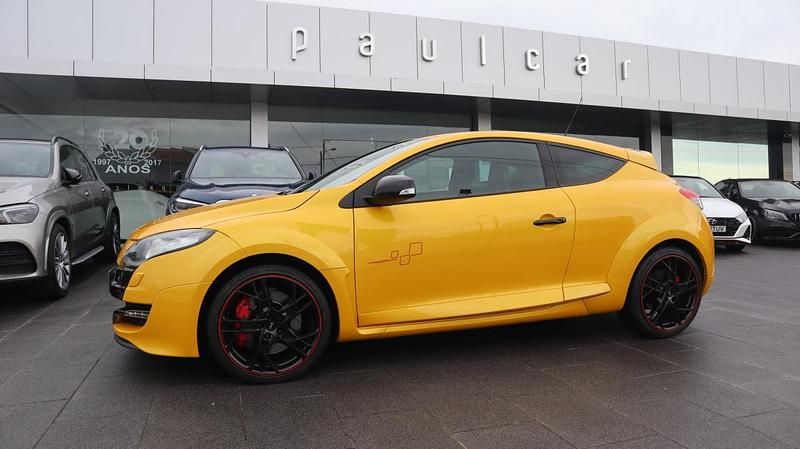 Usado Renault Mégane III 265 HP (194 kW) 2011 Outra Coupé