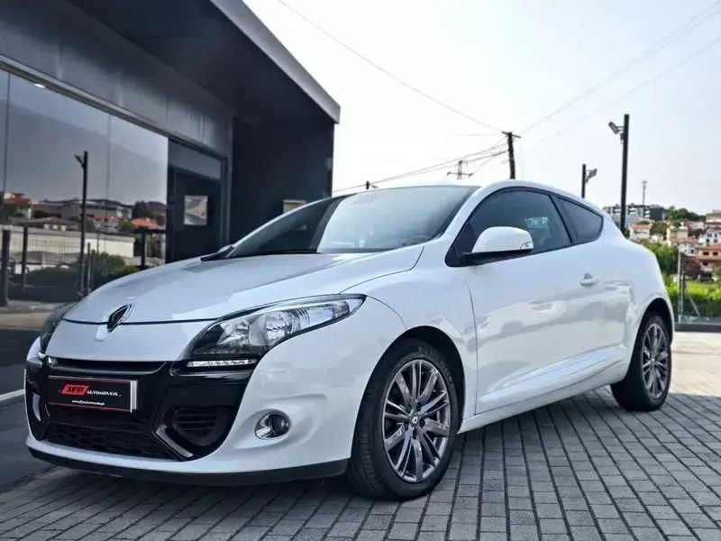 Branco Usado 2013 Renault Mégane III Dynamique Coupé | € 10.900 (Preço justo) - Imagem 1/4
