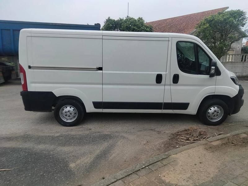 Branco Usado 2020 Peugeot Boxer Van | € 19.065 (Preço justo) - Imagem 1/4