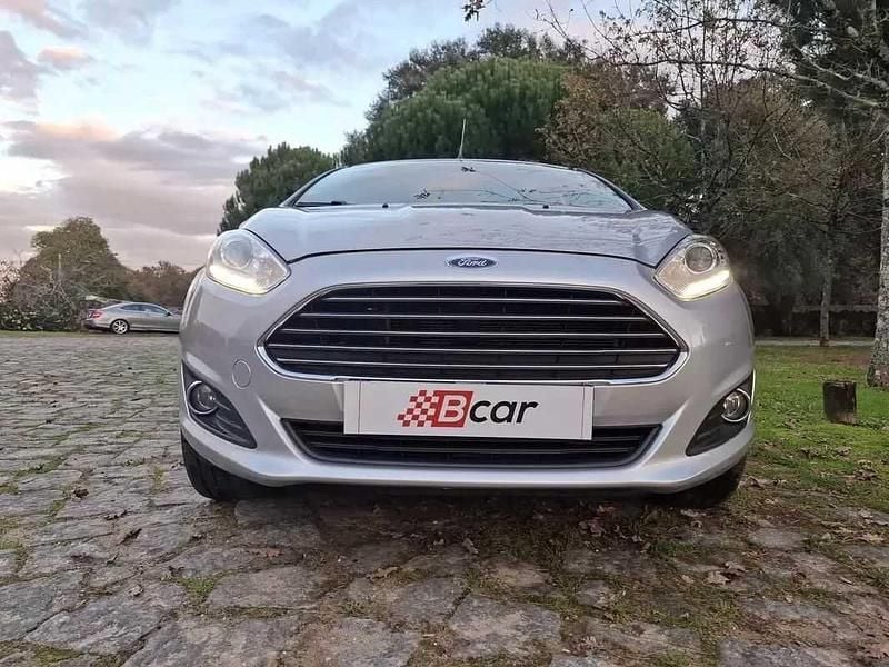 Usado Ford Fiesta Titanium 80 HP (58 kW) 2016 Cinza Citadino