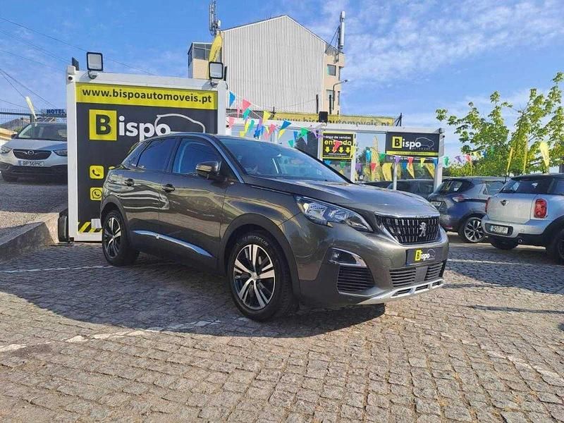 Usado Peugeot 3008 Allure 120 HP (88 kW) 2017 Cinzento SUV