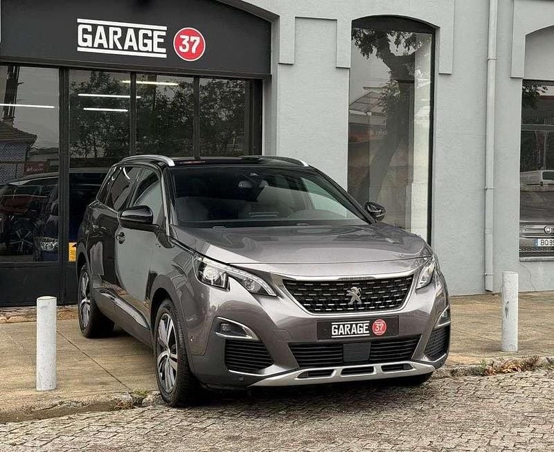 Cinzento Usado 2018 Peugeot 5008 GT-line Monovolume | € 19.990 (Preço justo) - Imagem 1/4