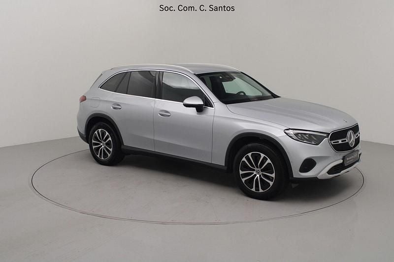 Usado Mercedes GLC220 Avantgarde 197 HP (144 kW) 2023 Cinza SUV