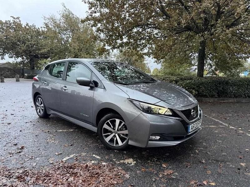 Cinza Usado 2019 Nissan Leaf N-Connecta Citadino | € 13.990 (Preço justo) - Imagem 1/4