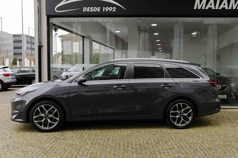 Usado Kia Ceed Sportswagon 120 HP (88 kW) 2022 Cinzento Carrinha