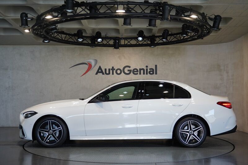 Usado Mercedes C300 AMG line 265 HP (194 kW) 2024 Branco Sedan