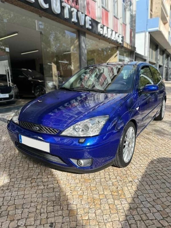 Azul Usado 2004 Ford Focus ST Citadino | € 9.900 - Imagem 1/4