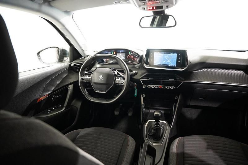 Usado Peugeot 2008 Active 102 HP (75 kW) 2021 Preto SUV