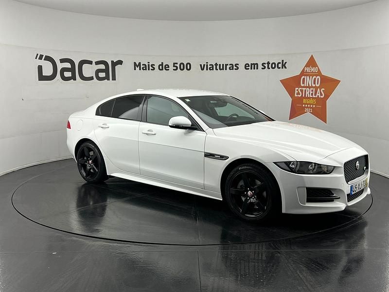 Branco Usado 2017 Jaguar XE R-Sport Sedan | € 17.799 (Super Preço) - Imagem 1/4