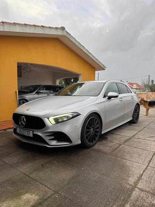 Cinzento Usado 2020 Mercedes A250 Citadino | € 28.000 (Preço justo) - Imagem 1/4