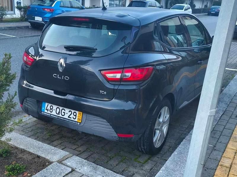 Usado Renault Clio IV 90 HP (66 kW) 2015 Preto Citadino