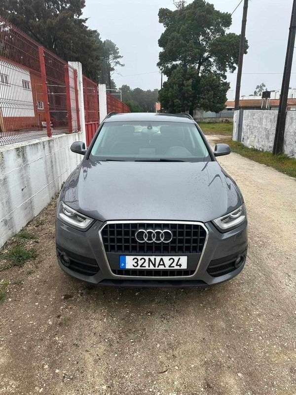 Cinzento Usado 2012 Audi Q3 SUV | € 10.500 (Super Preço) - Imagem 1/4