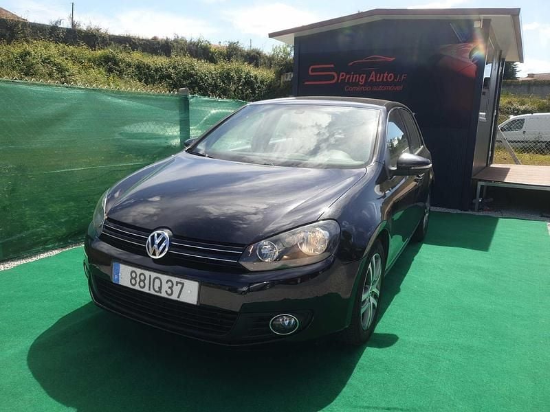 Preto Usado 2010 VW Golf VI Highline Citadino | € 7.200 (Preço justo) - Imagem 1/4