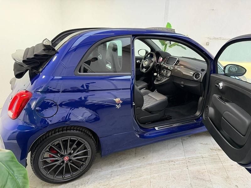 Usado Abarth 595C 180 HP (132 kW) 2021 Azul Cabrios