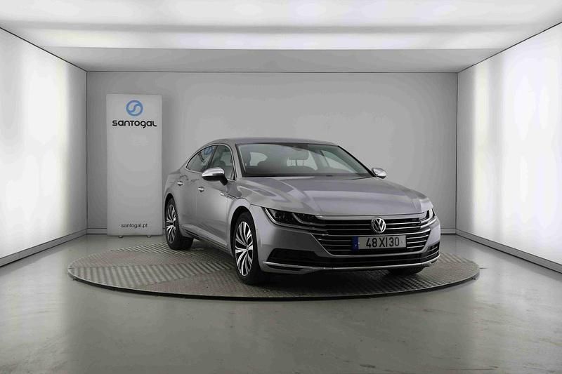 Usado VW Arteon Elegance 150 HP (110 kW) 2019 Cinzento