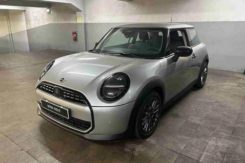 Cinzento Usado 2024 Mini Cooper Classic Citadino | € 31.900 - Imagem 1/4