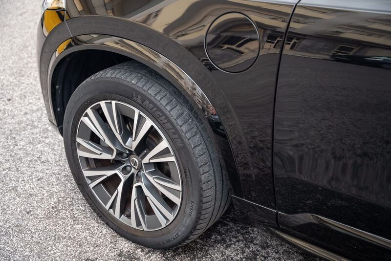 Preto Usado 2020 Volvo XC90 Momentum SUV | € 49.500 (Preço justo) - Imagem 1/4