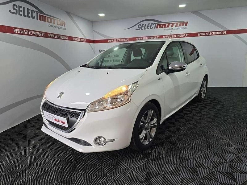 Usado Peugeot 208 82 HP (60 kW) 2015 Branco Citadino