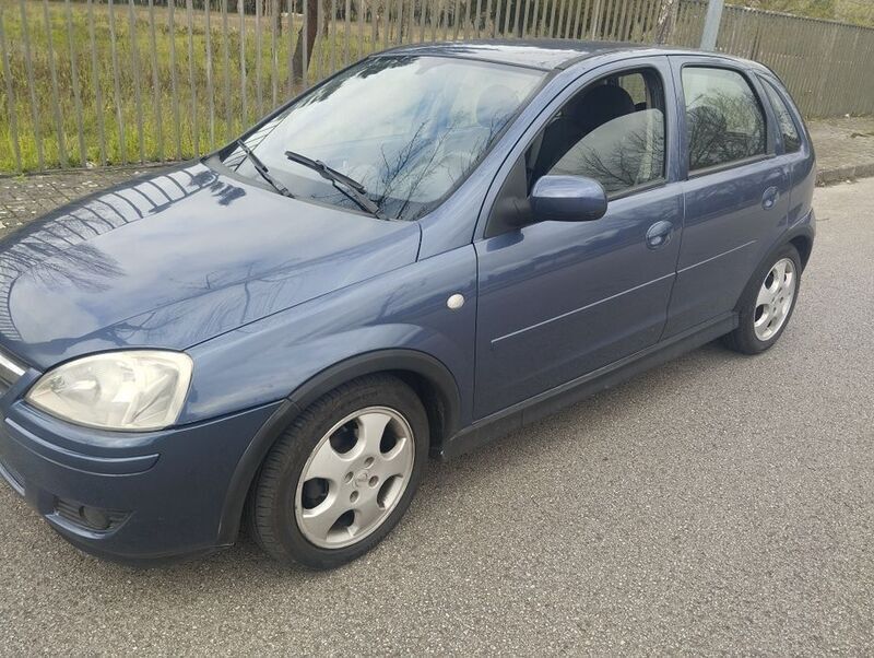 Usado 2006 Opel Corsa Sedan | € 2.700 (Bom preço) - Imagem 1/4
