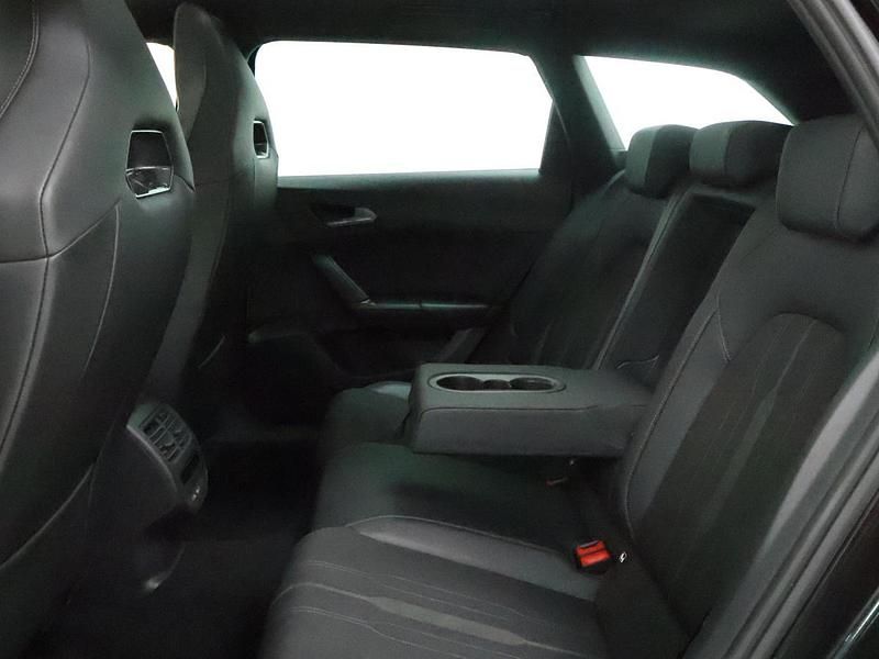 Usado Cupra Leon 150 HP (110 kW) 2024 Preto