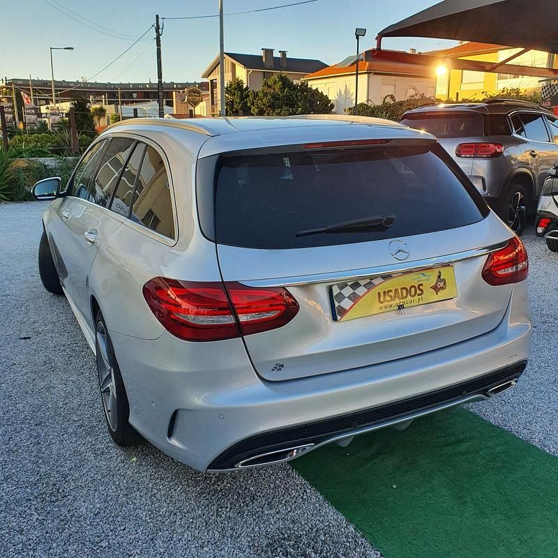 Usado Mercedes C200 AMG line 136 HP (100 kW) 2017 Cinza Carrinha