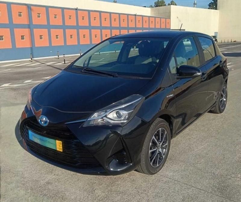 Usado 2019 Toyota Yaris Hybrid Sedan | € 15.250 (Bom preço) - Imagem 1/4