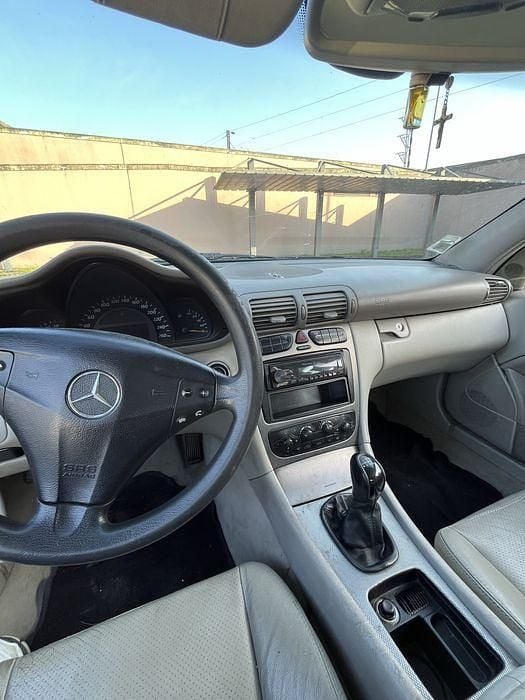 Usado Mercedes C220 143 HP (105 kW) 2002 Coupé