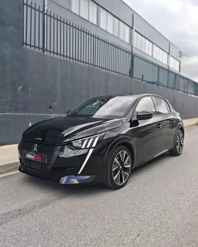 Preto Usado 2022 Peugeot 208 GT Citadino | € 17.990 (Preço justo) - Imagem 1/4