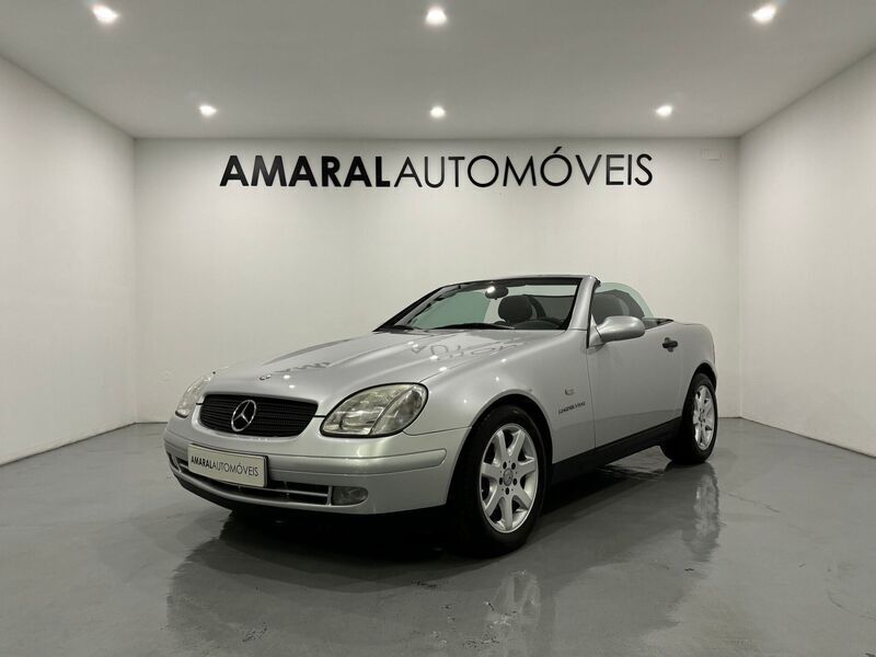 Cinza Usado 1997 Mercedes SLK200 Cabrios | € 14.900 (Caro) - Imagem 1/4