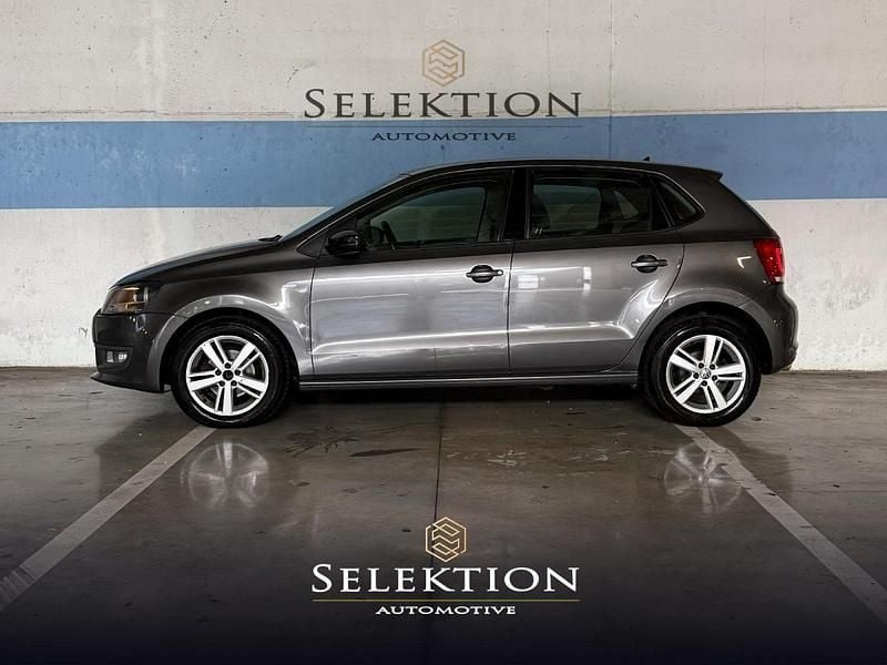 Usado VW Polo Match 90 HP (66 kW) 2013 Cinza Citadino