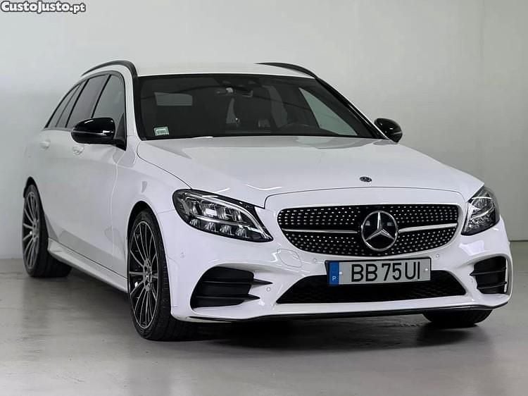 Branco Usado 2019 Mercedes C220 AMG line Sedan | € 27.950 (Bom preço) - Imagem 1/1