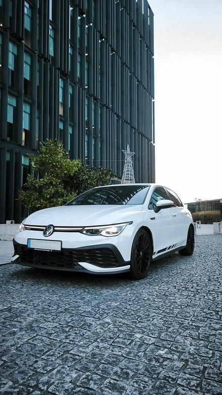 Branco Usado 2022 VW Golf VIII | € 39.500 (Bom preço) - Imagem 1/4